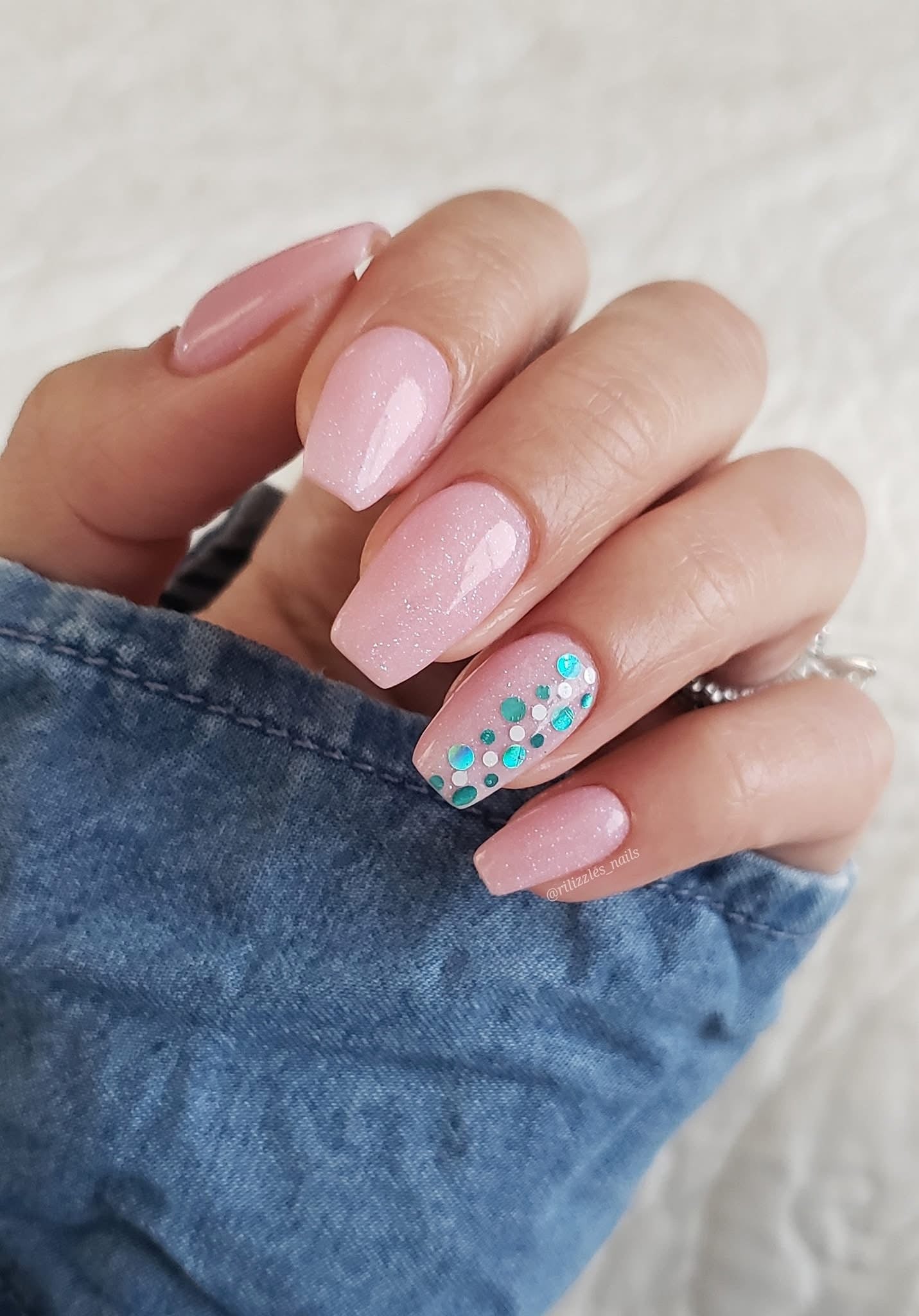 DP58 You Glow Girl (Glows purple)